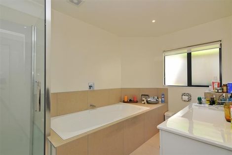 Photo of property in 10/22 Oriental Terrace, Oriental Bay, Wellington, 6011