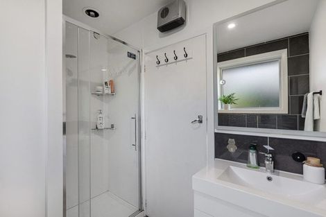 Photo of property in 6 Dymock Place, Bishopdale, Christchurch, 8053