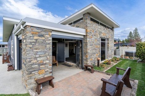 Photo of property in 31 Rhoboro Road, Twizel, 7901