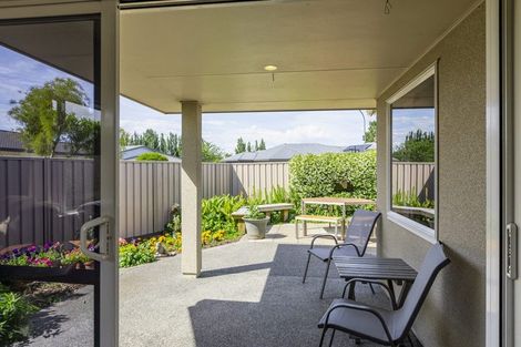 Photo of property in 2 Arthur Close, Clive, 4102