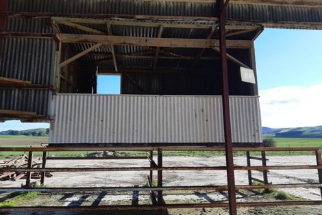 Photo of property in 42 Waikawa Road, Owaka, 9535