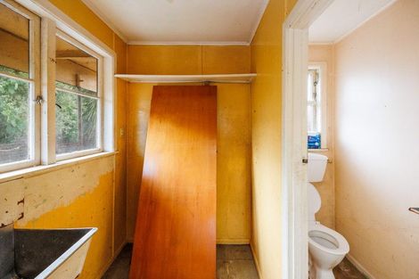 Photo of property in 15 Peters Avenue, Cloverlea, Palmerston North, 4412