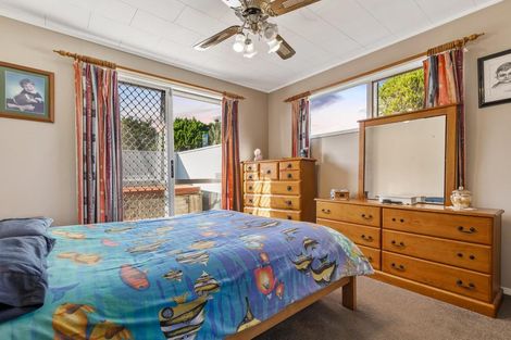 Photo of property in 39 Rehia Road, Massey, Auckland, 0614