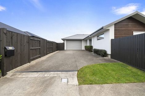 Photo of property in 2 Serenity Crescent, Kelvin Grove, Palmerston North, 4414