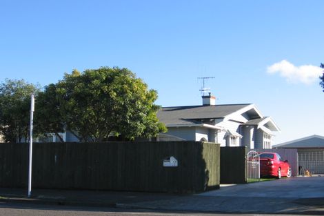 Photo of property in 143 Featherston Street, Palmerston North, 4410