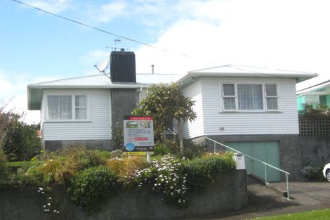 Photo of property in 14 Rospeath Crescent, Spotswood, New Plymouth, 4310