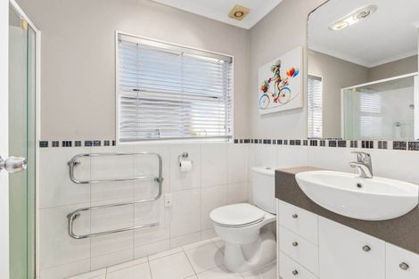 Photo of property in 39 Stranraer Crescent, Wattle Downs, Auckland, 2103