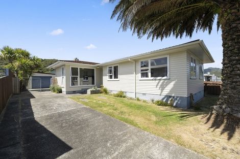 Photo of property in 44 Momona Street, Wainuiomata, Lower Hutt, 5014