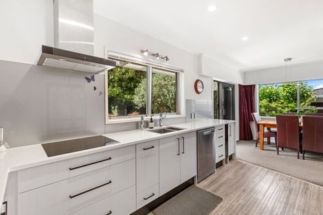 Photo of property in 16 Nui Mana Place, Te Atatu South, Auckland, 0610