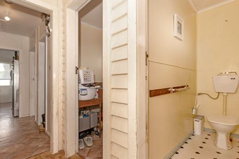 Photo of property in 35 Monkhouse Street, Tolaga Bay, 4077