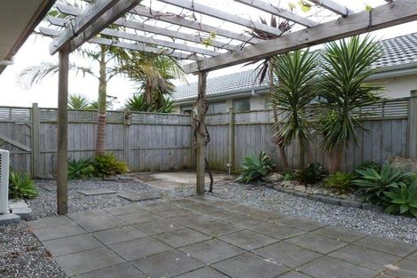 Photo of property in 75 Barbados Way, One Tree Point, 0118