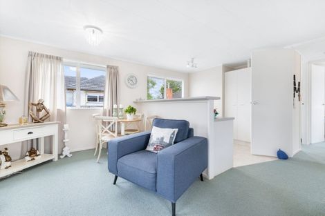 Photo of property in 54a Yeovil Road, Te Atatu Peninsula, Auckland, 0610