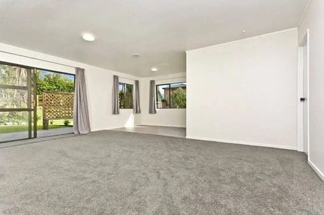 Photo of property in 2/2 Woodall Place, Totara Vale, Auckland, 0627