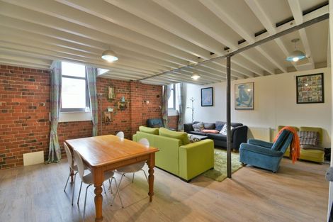 Photo of property in 37 Dowling Street, Dunedin Central, Dunedin, 9016