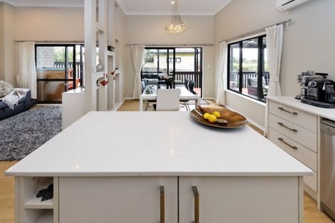 Photo of property in 29 Midhurst Avenue, Henderson, Auckland, 0612