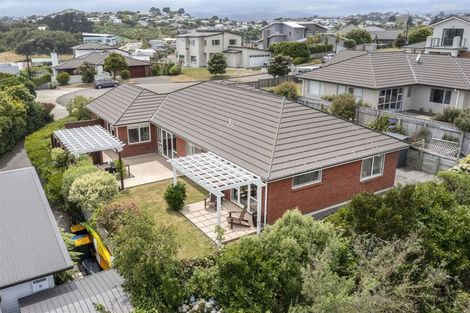 Photo of property in 27 Milford Street, Aotea, Porirua, 5024