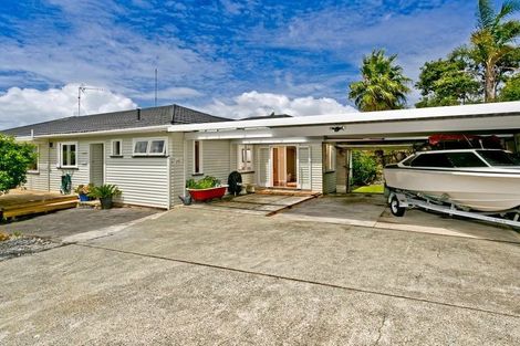 Photo of property in 255 Glenfield Road, Hillcrest, Auckland, 0627