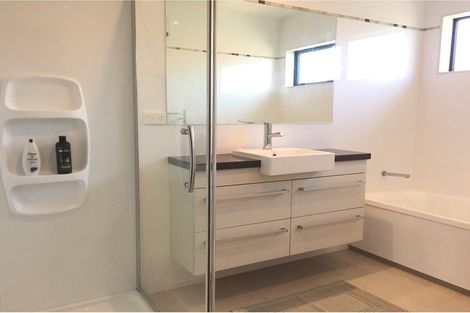 Photo of property in 32 Wawatai Drive, Karaka, Papakura, 2113