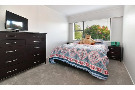 Photo of property in 1/127 Centreway Road, Orewa, 0931