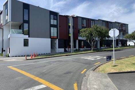 Photo of property in 1/2 Walsall Street, Avondale, Auckland, 1026