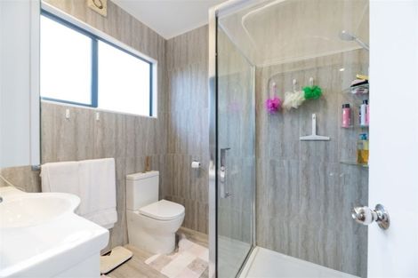 Photo of property in 3 Opal Close, Rosedale, Auckland, 0632