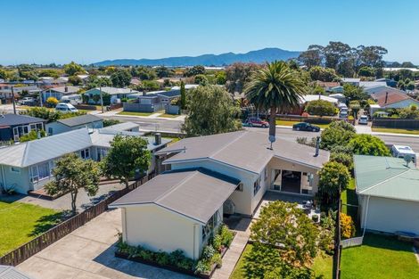 Photo of property in 18 Arawhata Road, Paraparaumu, 5032