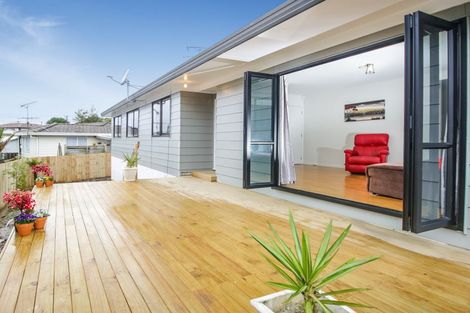 Photo of property in 97 Keegan Drive, Massey, Auckland, 0614