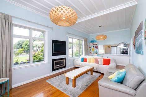 Photo of property in 5 Breakwater Road, Bluff Hill, Napier, 4110