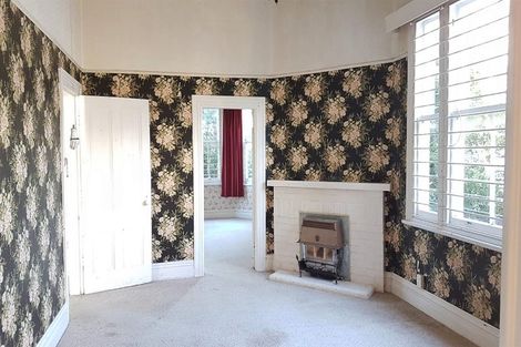 Photo of property in 6 Bloomfield Place, Epsom, Auckland, 1023