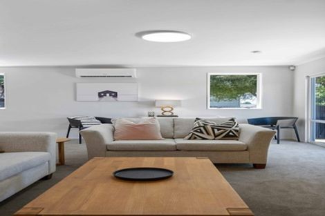 Photo of property in 2/2 Silver Creek Road, Weymouth, Auckland, 2103