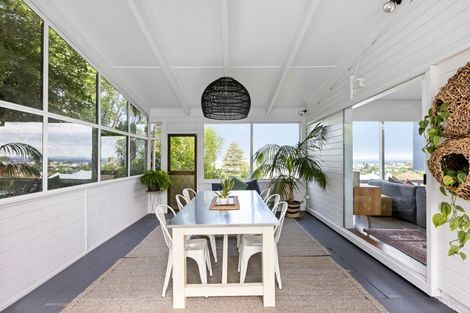 Photo of property in 2 Cobden Road, Bluff Hill, Napier, 4110