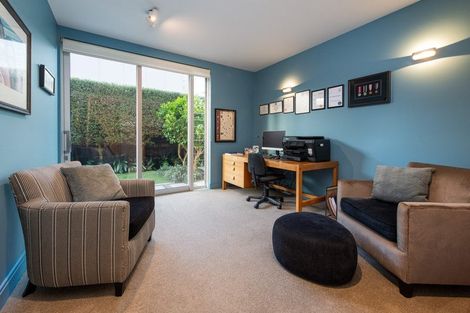 Photo of property in 19 Muritai Road, Milford, Auckland, 0620