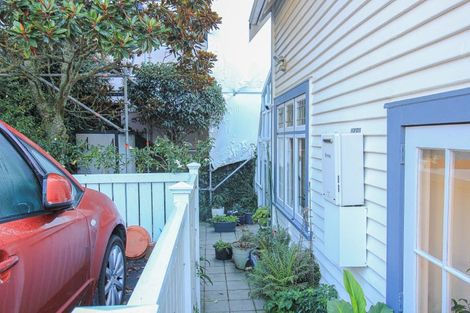 Photo of property in 16 Newman Terrace, Thorndon, Wellington, 6011
