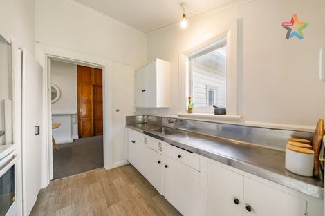 Photo of property in 8 Roxburgh Grove, Petone, Lower Hutt, 5012