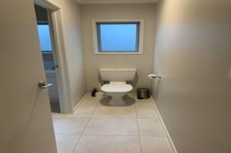 Photo of property in 20 Messenger Terrace, Oakura, 4314