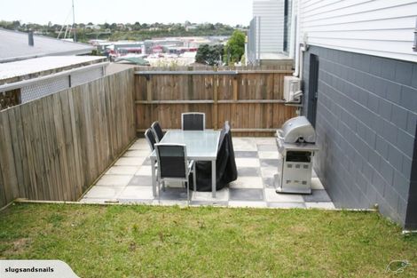 Photo of property in 16b Woodall Place, Totara Vale, Auckland, 0627