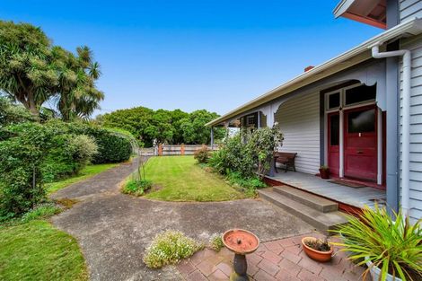 Photo of property in 3 Cameron Street, Hawera, 4610