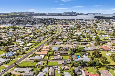 Photo of property in 17 Cook Drive, Whitianga, 3510