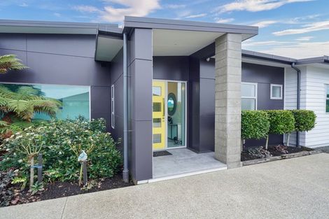 Photo of property in 11 Majestic Chance, Seaward Bush, Invercargill, 9812