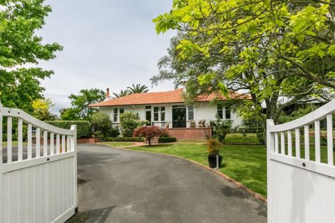 Photo of property in 2 Gillean Street, Havelock North, 4130