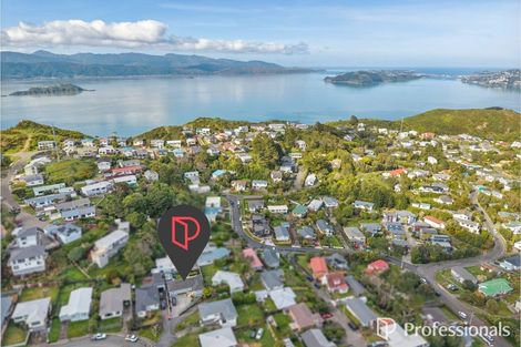 Photo of property in 19 Turville Crescent, Newlands, Wellington, 6037