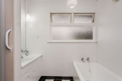 Photo of property in 30a Wroxton Terrace, Merivale, Christchurch, 8014