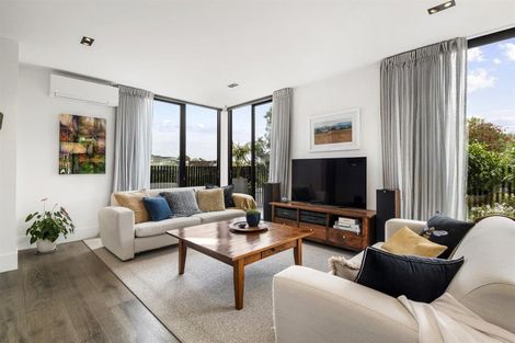 Photo of property in 2a Arthur Crescent, Hauraki, Auckland, 0622