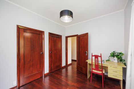 Photo of property in 210 College Street, West End, Palmerston North, 4412