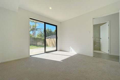 Photo of property in 7/105 Hobsonville Road, West Harbour, Auckland, 0618