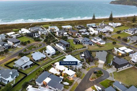 Photo of property in 11 Patiki Place, Omaha, 0986