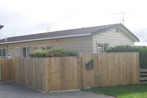 Photo of property in 2 Maracas Crescent, Grenada Village, Wellington, 6037