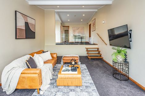 Photo of property in 11 Hillside Terrace, Saint Johns Hill, Whanganui, 4500