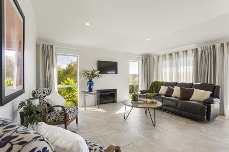 Photo of property in 47 Beachwood Drive, Hatfields Beach, Orewa, 0931