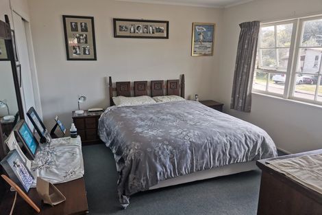 Photo of property in 1/14 Ellice Road, Totara Vale, Auckland, 0629